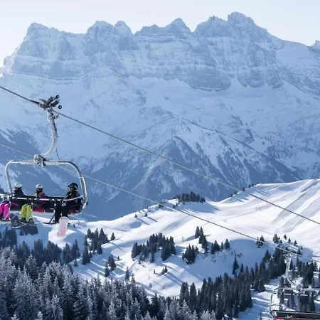 Chouta Cht5 Center & Telecabine 4pers Chatel